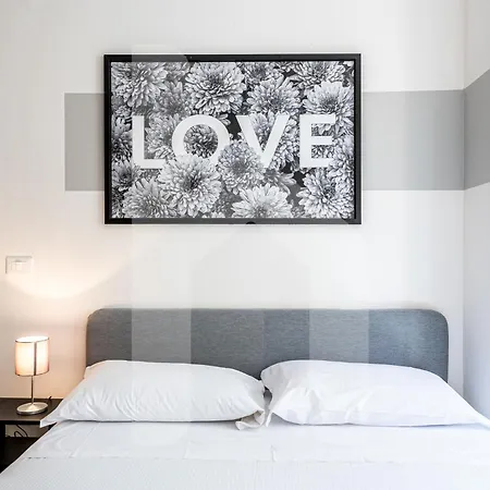 Homiday - New House - Aeroporto - Free Parking