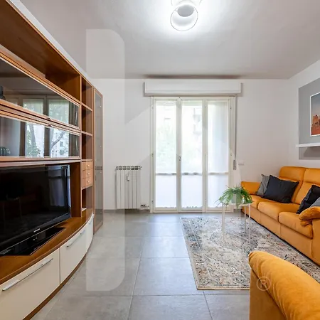 Homiday - New House - Aeroporto - Free Parking Appartamento