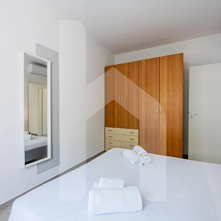 Apartment Homiday - New House - Aeroporto - Free Parking *